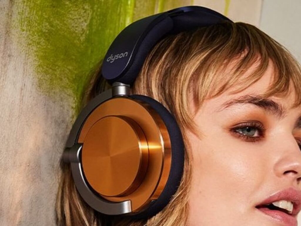 Popular brand launches stylish headphones with up to 55 hours of battery life; check the price.