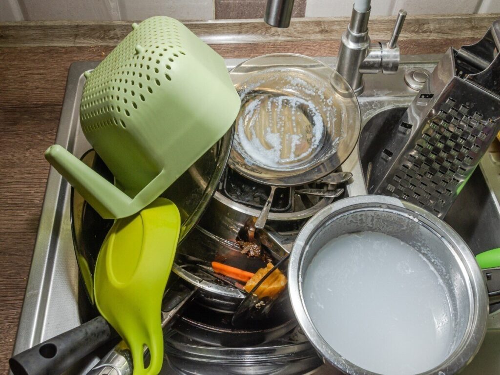 Effortless Tricks for Quick Dish Washing – Perfect for the Festive Season!