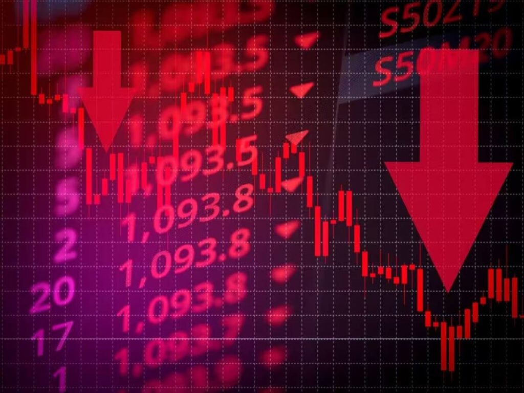 Experts say: A pullback toward the overlapping moving average is possible; selling strategy will be effective during the bounce.