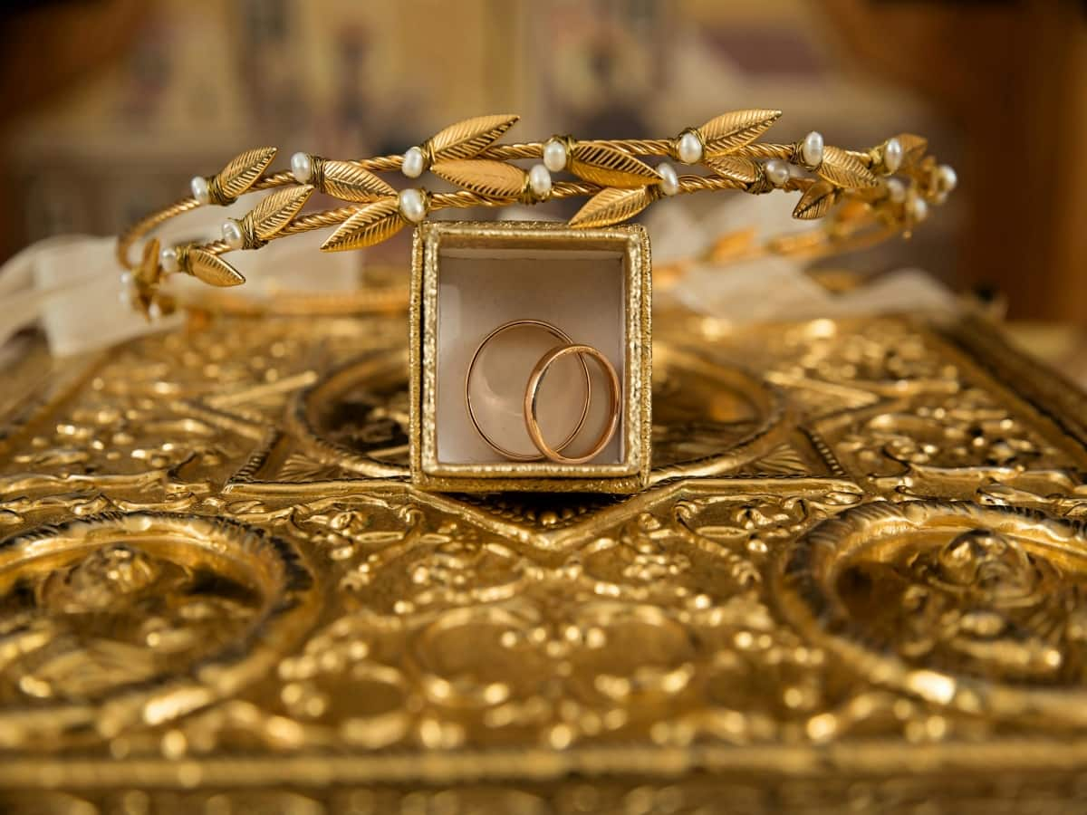 Gold Price Falls in Delhi Ahead of Karva Chauth