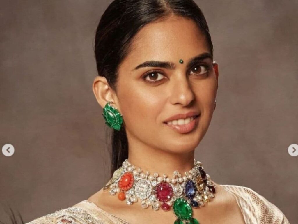 Isha Ambani Wins Icon of the Year, Sparks Fashion Debate with Viral Video