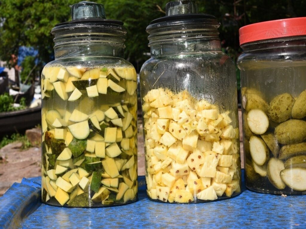 Oil-Free Water Pickle Recipe: A Fun and Healthy Twist!