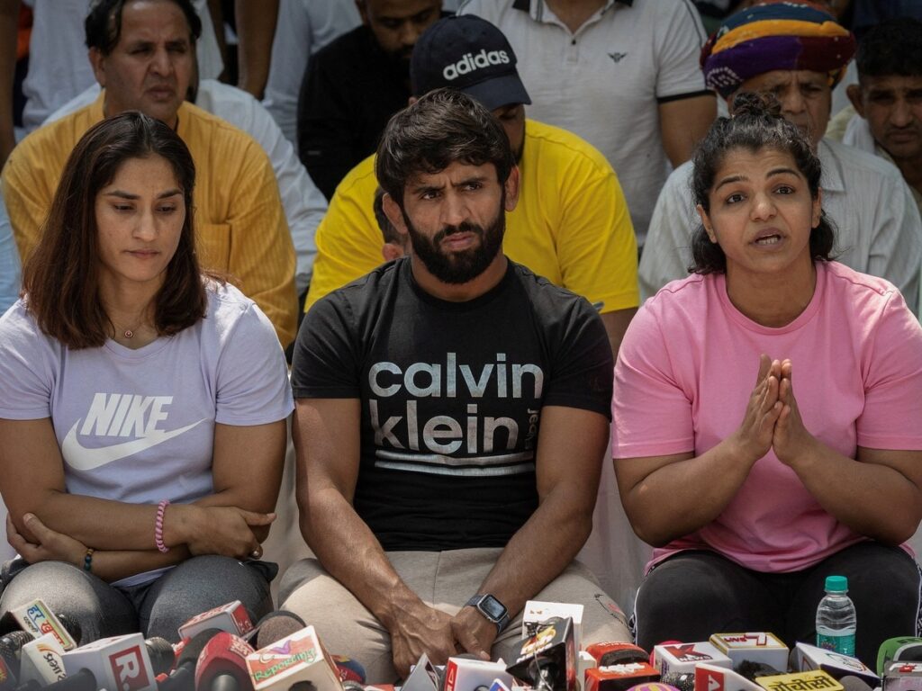 Sakshi Malik Blames Vinesh Phogat and Bajrang Punia for Weakened Protest