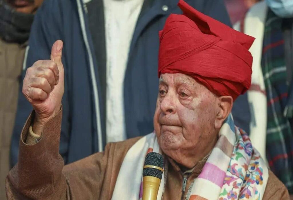 VIDEO: Farooq Abdullah mesmerizes devotees with 'Tu Ne Mujhe Bulaya Sherawaliye' in devotion to Maa Vaishno Devi