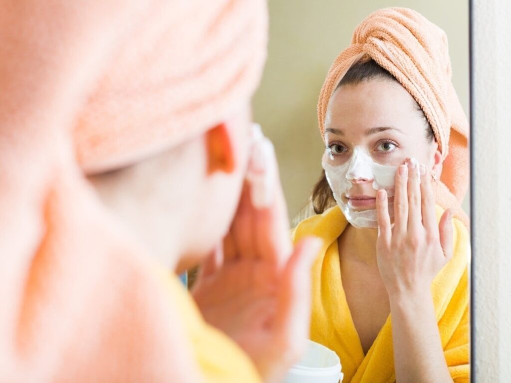 Stay Youthful: Start Using Homemade Skin Tightening Masks at 30!