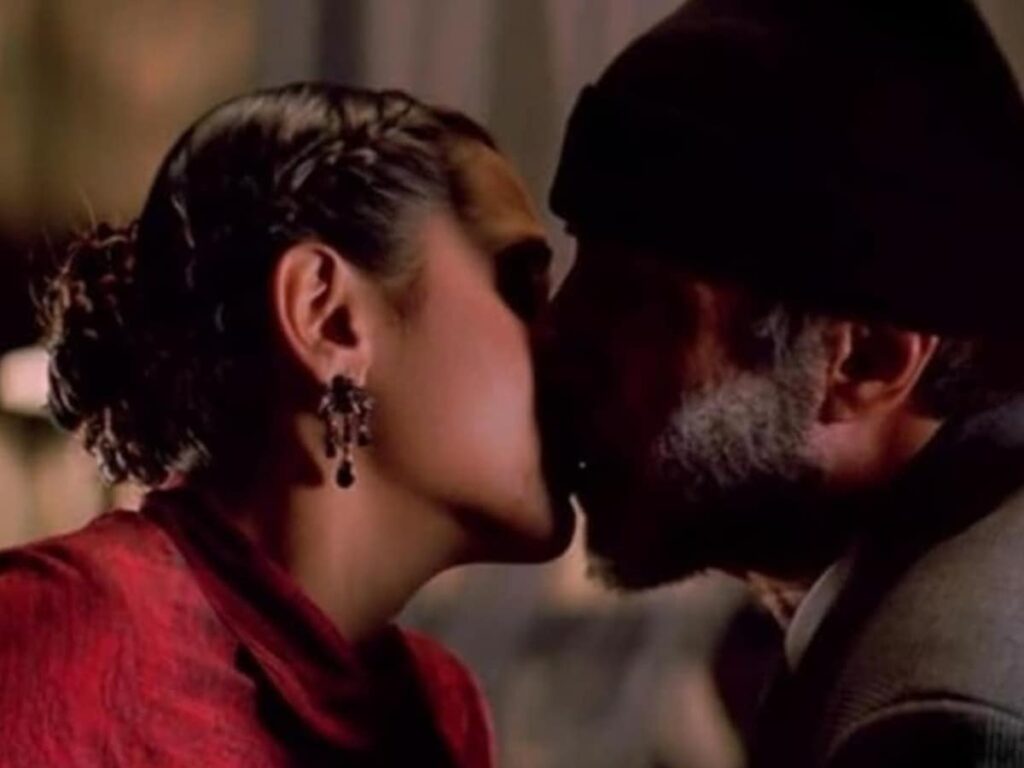 Amitabh Bachchan's Award-Winning Film Features 36-Year Younger Actress and a Memorable Kiss