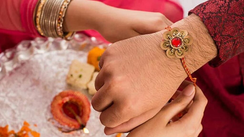 Raksha Bandhan 2025: Bind Rakhi on Brother's Wrist, Know About Bhadrakal