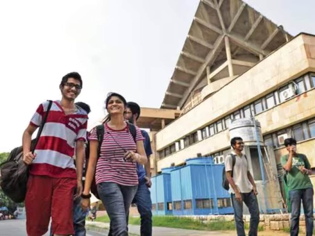 Top Choice for IIT Aspirants: Delhi vs Bombay Revealed by Rankings